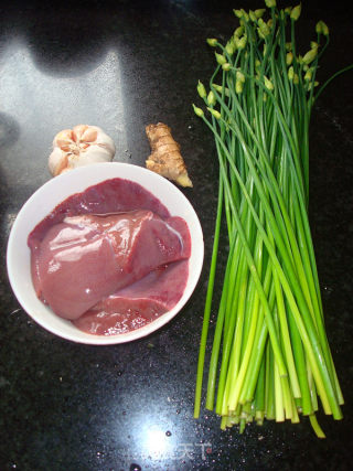 Stir-fried Pork Liver and Chives recipe