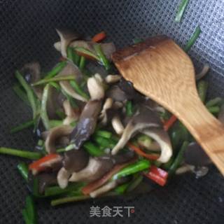 "kaishou Vegetarian" Stir-fried Mushrooms with Leek recipe