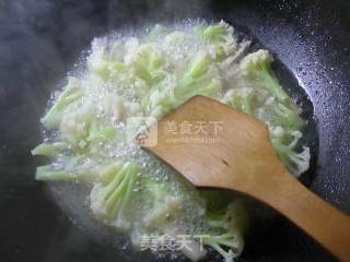 Broad Bean Pork Cauliflower Soup recipe