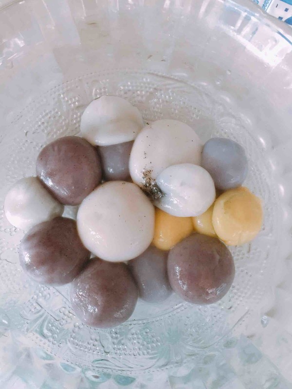 Glutinous Rice Balls with Yogurt and Fruit recipe