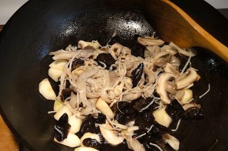 Mushroom and Taro Soup recipe