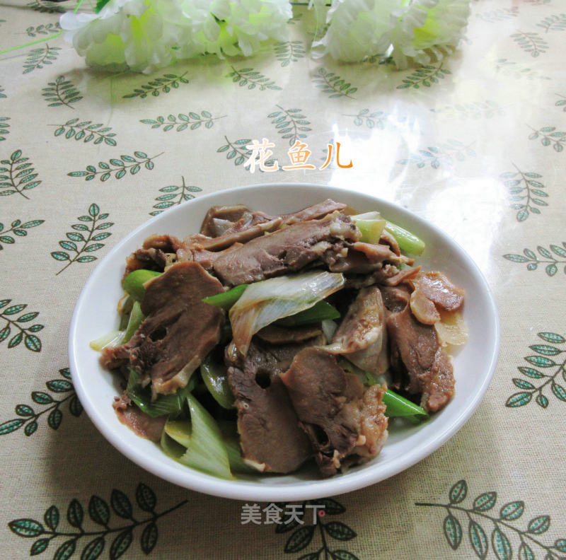 Stir-fried Pork Tongue with Green Onions recipe