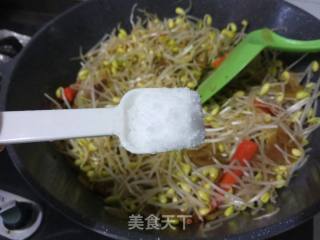 Stir-fried Fragrant Bean Sprouts with Tribute Vegetables recipe