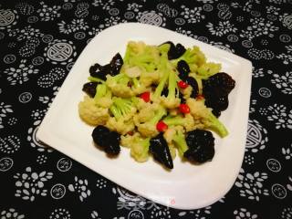 Stir-fried Fungus with Organic Cauliflower recipe