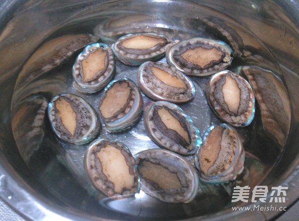 Steamed Abalone with Garlic Vermicelli recipe