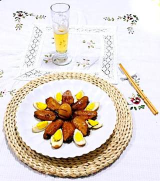 Braised Chicken Wings and Eggs recipe