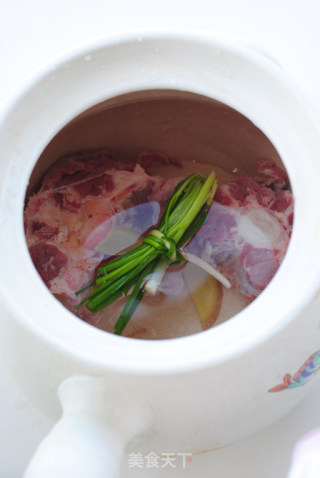 【oxtail Fresh Mushroom Soup Pot】——enriching Blood and Kidney, Strengthening Muscles and Bone recipe