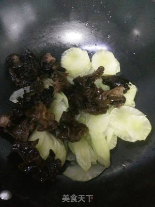 Fried Fungus with Lettuce recipe