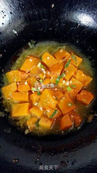 Stewed Pumpkin with Garlic recipe