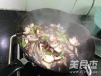 Stir-fried Pork with Mushrooms recipe