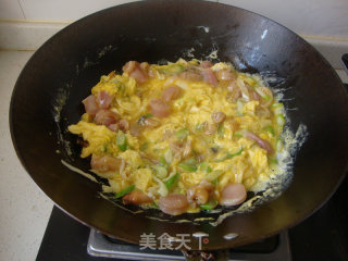 Scrambled Eggs with Big Clams recipe