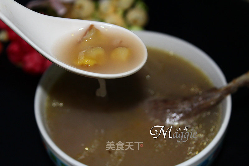 Clearing Away Heat and Removing Dampness in Autumn--laohuo Soup with Barley, Teal and Chestnut recipe