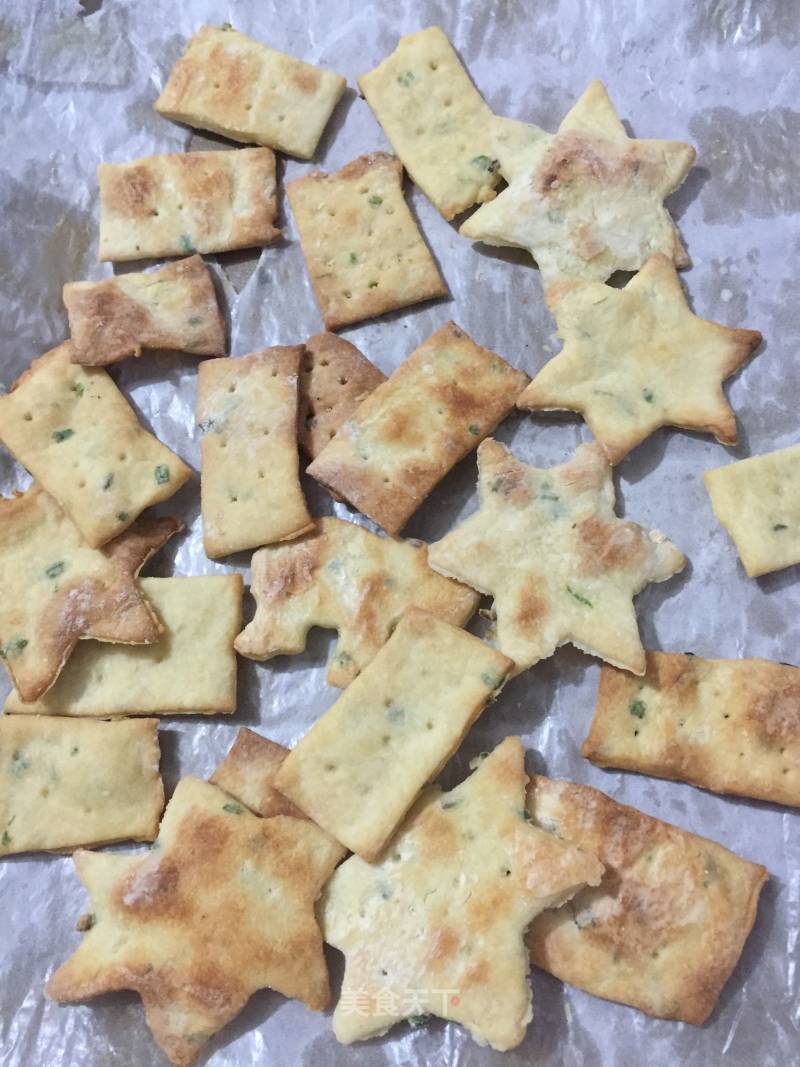 Scallion Soda Crackers recipe