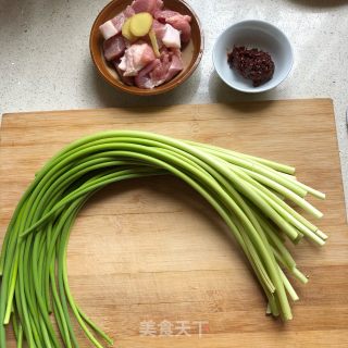 Stir-fried Minced Pork with Garlic Moss recipe