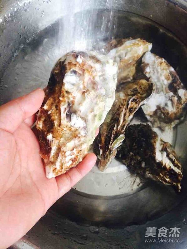 Steamed Oysters with Garlic Chili Sauce recipe