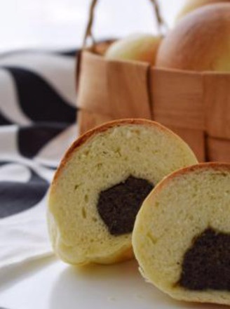 Steamed Buns Comparable to Bread without A Drop of Water