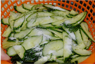 Pork Ears Mixed with Cucumber recipe