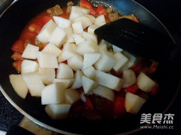 Tomato and Potato Beef Soup recipe