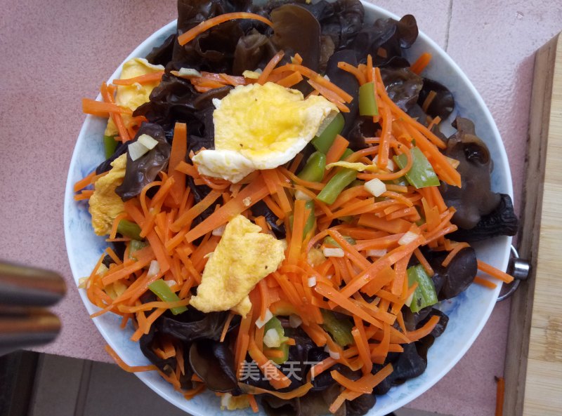Scrambled Eggs with Fungus recipe