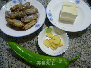 Stir-fried Tofu with Green Pepper Razor Clams recipe