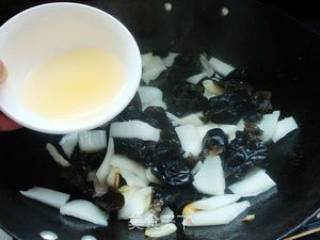 Stir-fried Chinese Cabbage Stem with Black Fungus recipe