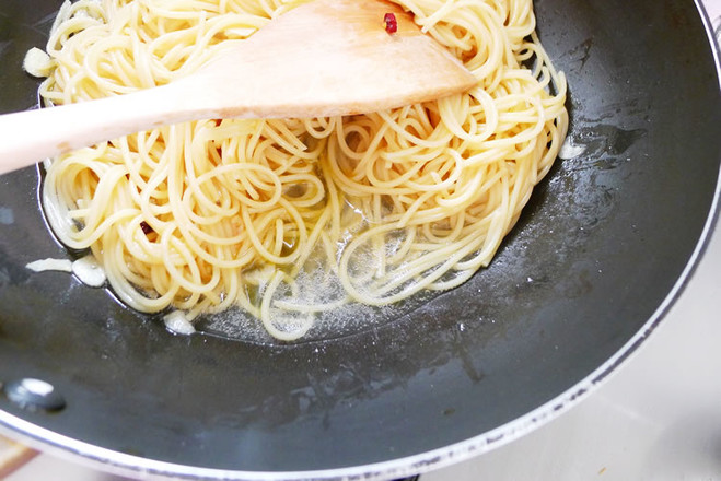 Olive Oil Garlic Pasta recipe