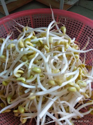 Hot and Sour Soy Sprouts recipe