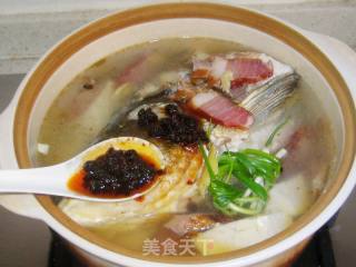 Stewed Silver Carp Head with Frozen Tofu and Bacon recipe