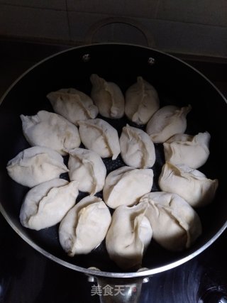 Shepherd's Purse Pork Roast Bun recipe