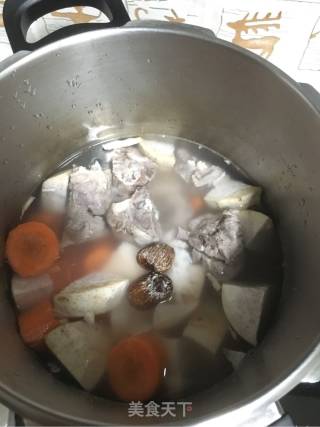 Lotus Root Taro Big Bone Soup recipe