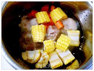 Summer Light Calcium Supplement Soup—carrot Corn Tube Bone Soup recipe