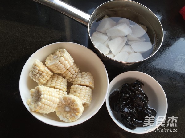 Corn Yam Hen Soup recipe