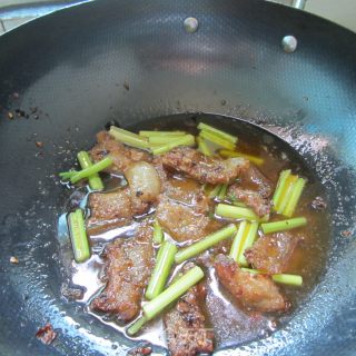 Hakka Cuisine-coriander and Fish-flavored Pork Belly recipe