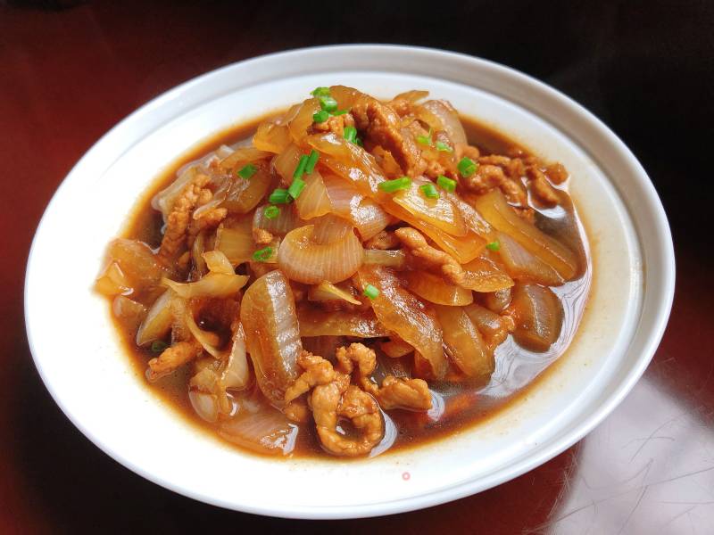 Stir-fried Shredded Pork with Onion recipe