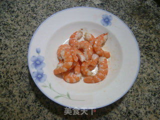 Fried Black Fungus with Shrimp and Pepper recipe