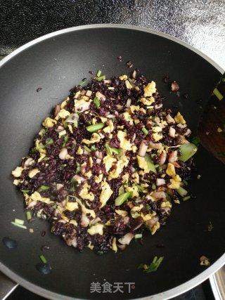 Stir-fried Purple Rice with Mushroom and Egg recipe