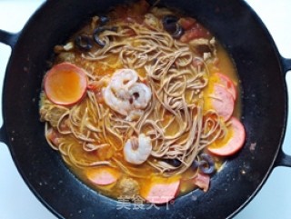 Noodles in Sour and Spicy Tomato Sauce recipe