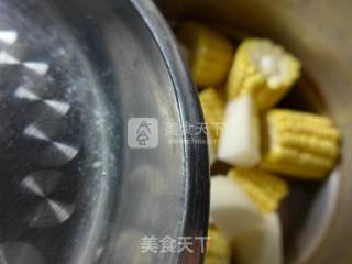Corn and Carrot Trotter Soup recipe