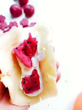 Dragon Fruit Hug Roll recipe