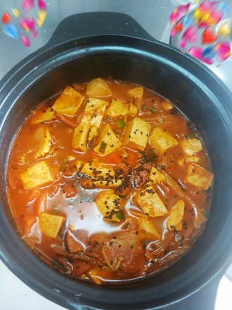 All-you-can-eat Spicy Cabbage Tofu Soup