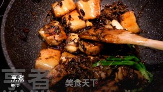 Braised Pork with Plum Dried Vegetables (with Lotus Leaf Cake) recipe