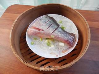 Steamed Sea Bass Tail with Vermicelli recipe