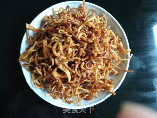 Spicy and Spicy Dried Shreds Made with Chopsticks recipe