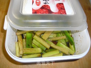 Sweet and Sour Radish Peel recipe