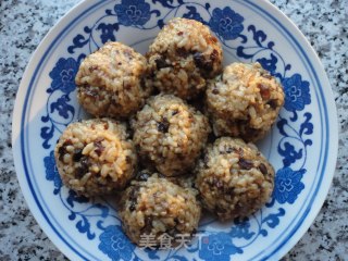 Every Year There is Fish-colorful Rice Ball recipe