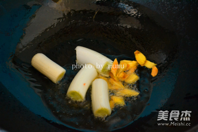 Sweet and Sour Long Li Fish Hot Pot recipe