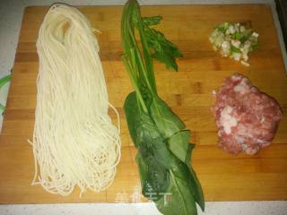 Noodles with Spinach Meat Sauce recipe