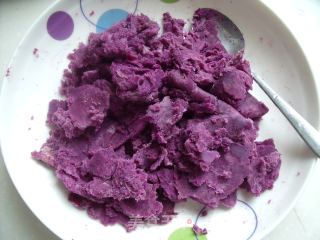 Purple Sweet Potato Nut Balls that Make Babies Eat Smarter and Smarter recipe