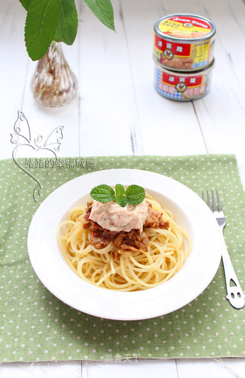 Spaghetti with Tuna and Bacon