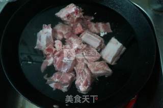 Braised Pork Ribs with Carrots recipe